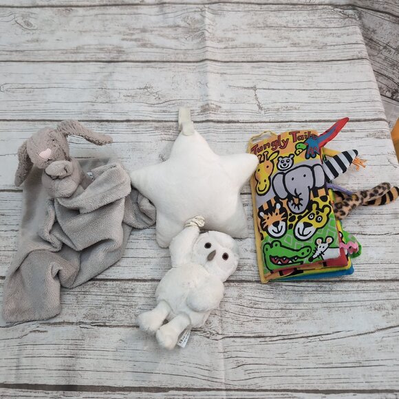 Jellycat Lot of 3 - Owl and Star Musical Pull,  Jungly Tails,  bunny sooter - Picture 1 of 5